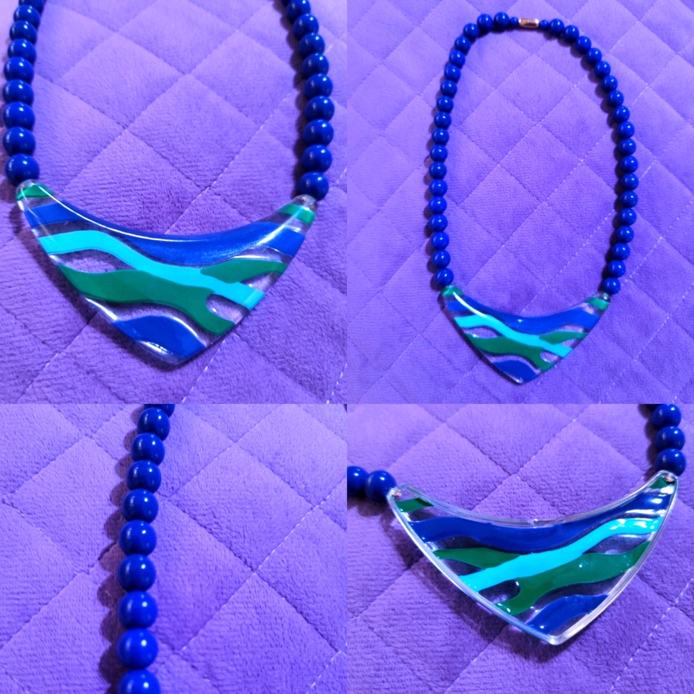 Beautiful Vintage looking necklace 18"